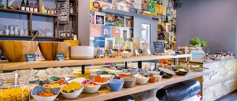 Daily buffet breakfast (EUR 21.90 per person)