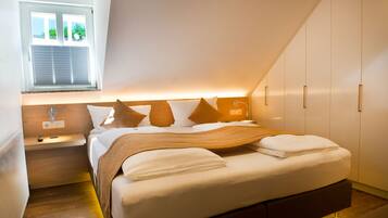 Appartement, terrasse | 1 chambre, coffres-forts dans les chambres, bureau
