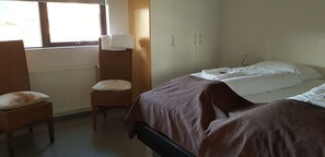 Individually decorated, individually furnished, iron/ironing board - Bifröst Apartments (Borgarbyggd)