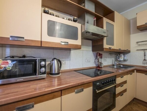 Apartment, 2 Schlafzimmer | Eigene Küche | Kühlschrank, Mikrowelle, Ofen, Herdplatte