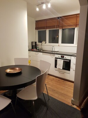 Lägenhet Basic - 3 sovrum | Eget kök | Ugn, spishäll, kaffe- och tebryggare och vattenkokare