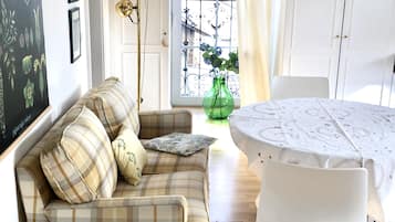 Apartamento (Haus 2, 2. Stock, links) | Área de estar | TV de tela plana