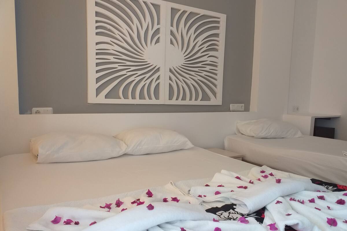 Standard Room | 2 bedrooms, minibar, cribs (free), bed sheets