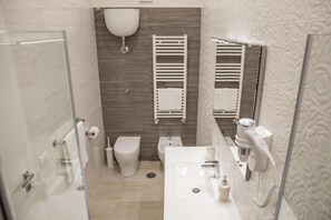 Dreibettzimmer, Annex | Badezimmer