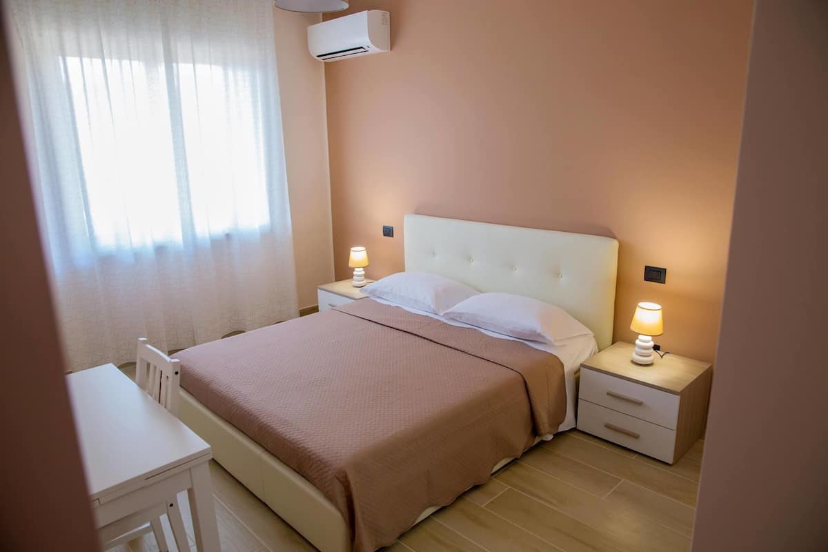 Double Room (Nocciola)