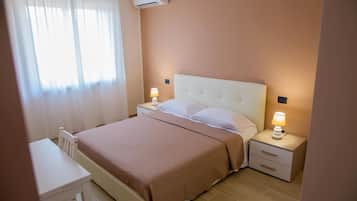 Double Room (Nocciola) | Individually decorated, individually furnished, desk, laptop workspace