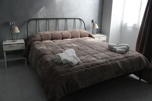 Comfort Double Room, 1 Bedroom, Private Bathroom, City View | Minibar, desk, blackout drapes, soundproofing