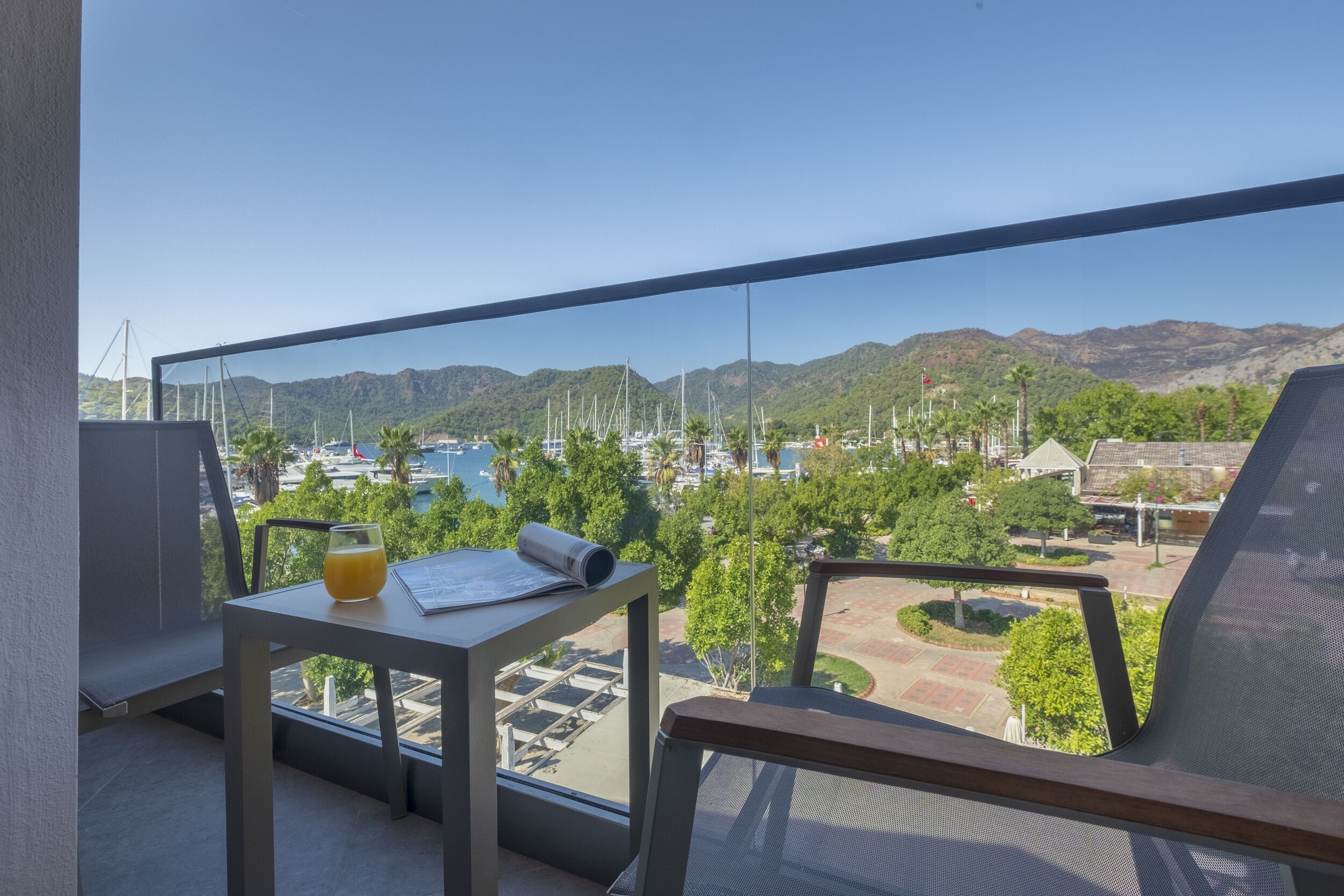 egyptian cotton sheets, premium bedding, select comfort beds, minibar