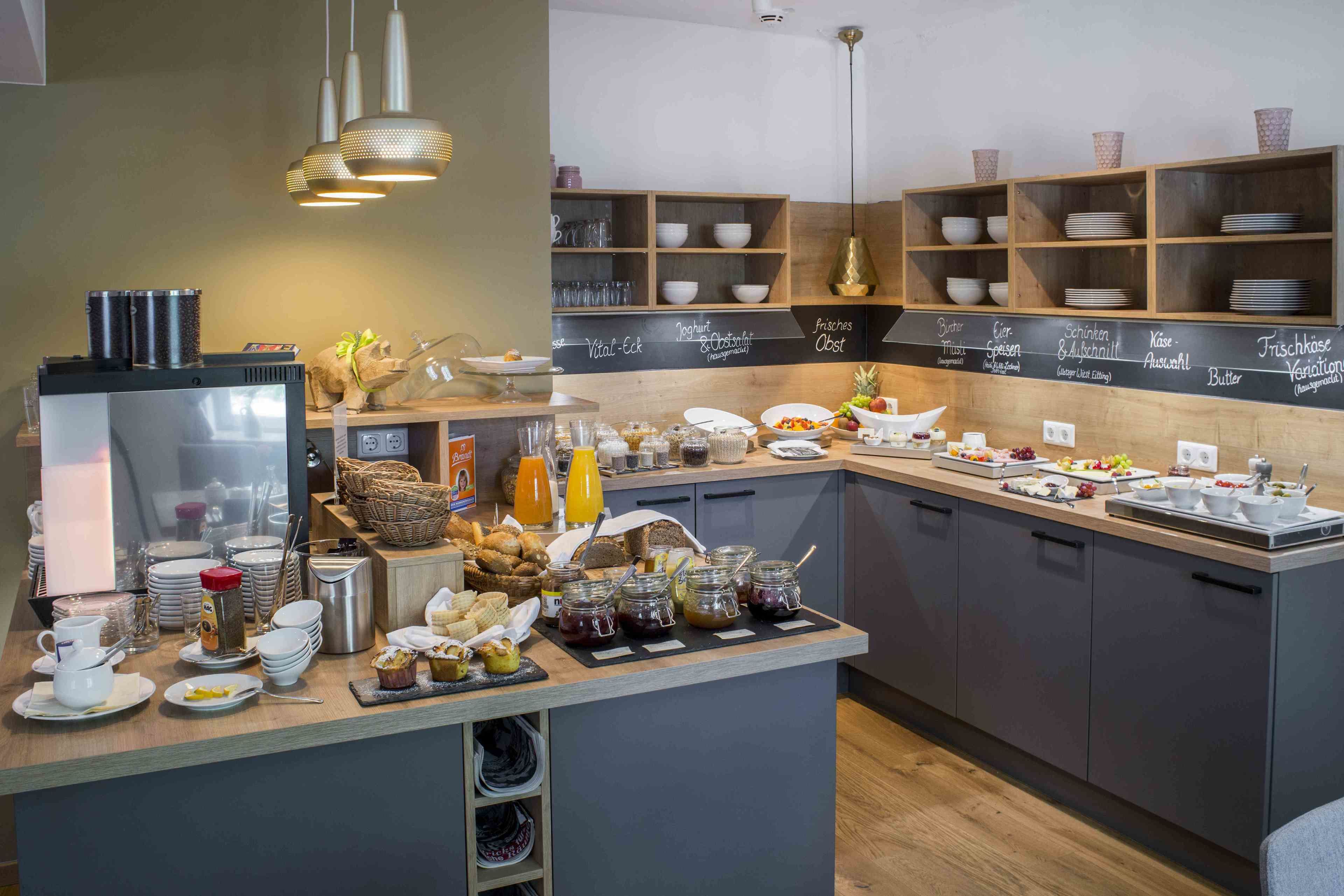 Petit déjeuner buffet servi tous les jours en supplément