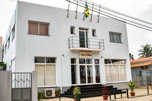 Fachada da propriedade