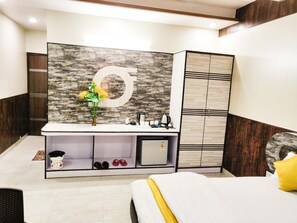 埃及棉床单、高档床上用品、记忆海绵床垫、办公桌