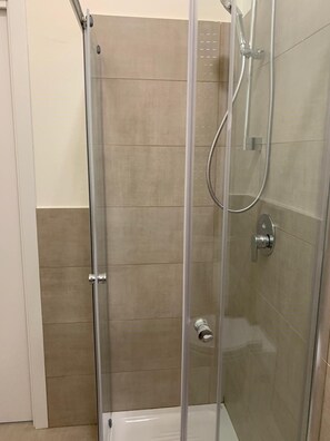 Classic Room | Bathroom - Le Castella Affittacamere (Isola di Capo Rizzuto)