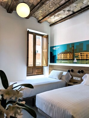 Twin Room | Down duvets, memory-foam beds, free WiFi, bed sheets - Original Domino House Hotel (Valencia)