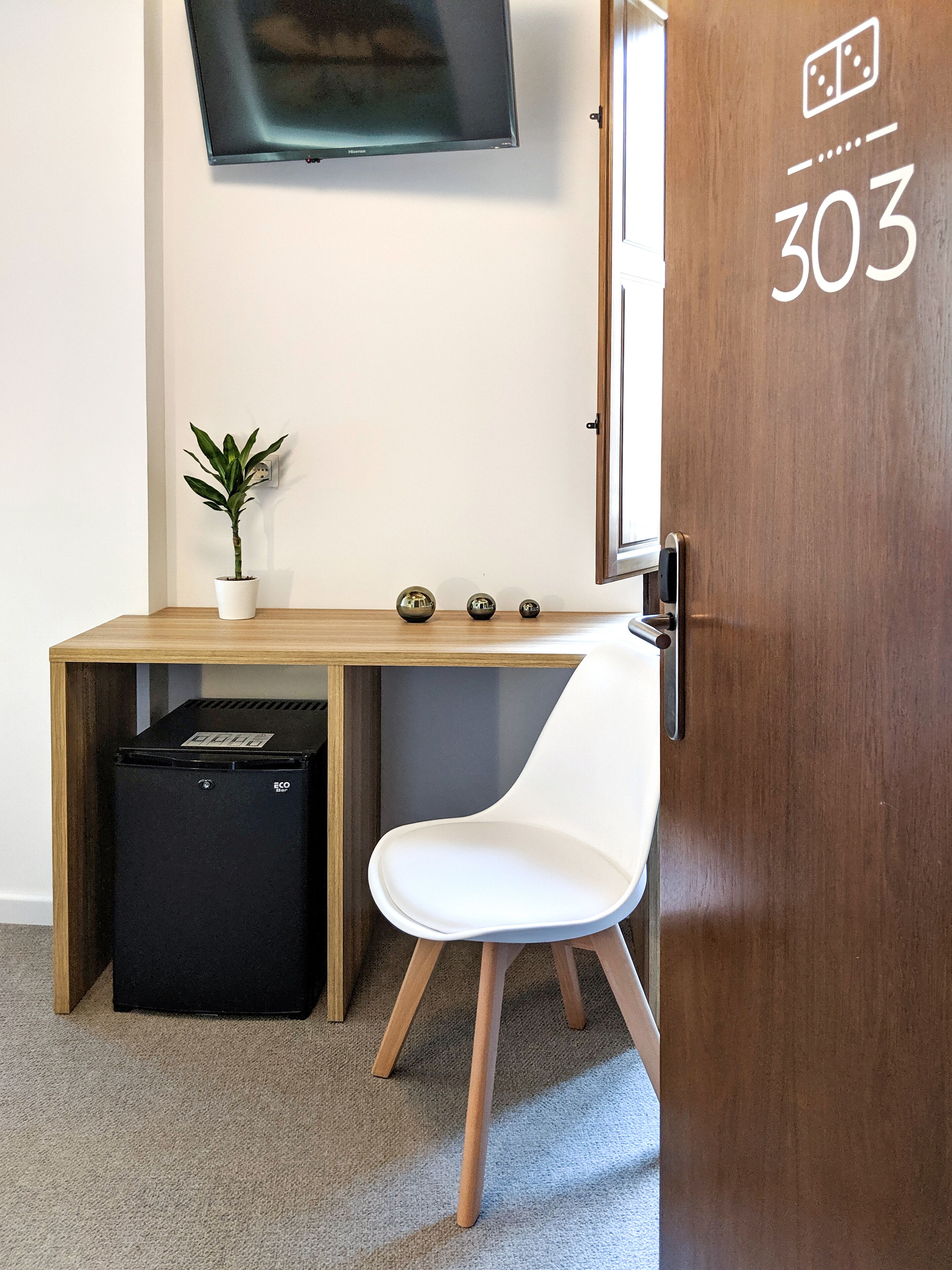 single room | down duvets, memory-foam beds, free wifi, bed sheets