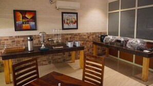 Daily cooked-to-order breakfast for a fee - Hotel Gracia Golf (Gurugram)