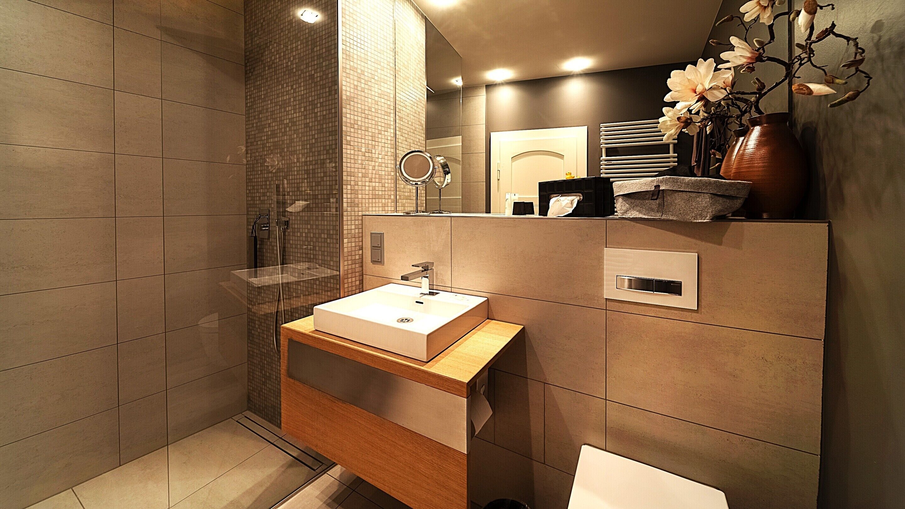 Penthouse, eigenes Bad, Stadtblick (Infinity) | Badezimmer | Dusche, Haartrockner, Handtücher, Seife