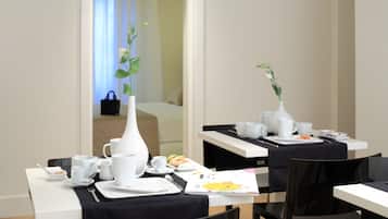 TĂ€gliches inbegriffenes kontinentales FrĂŒhstĂŒck