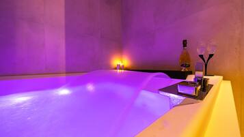 Studiosuite, Whirlpool | Eigener Whirlpool