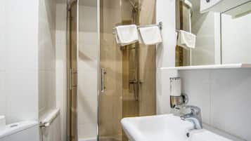 Studio Comfort | Shower kamar mandi
