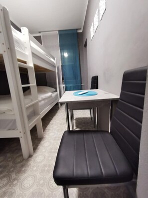 Free WiFi, bed sheets - C&C City Pension (Nuremberg)