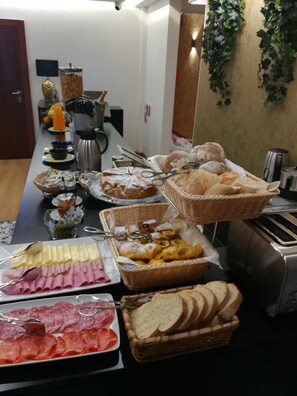 Daily buffet breakfast (EUR 6 per person)