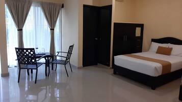 Habitación básica doble | Servicio a la habitación