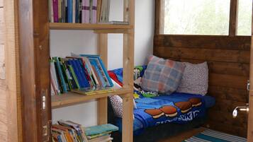 Chalet, 2 Schlafzimmer | Wohnbereich | Flachbildfernseher