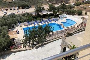Outdoor pool - Blue Sky Hotel (Ierapetra)