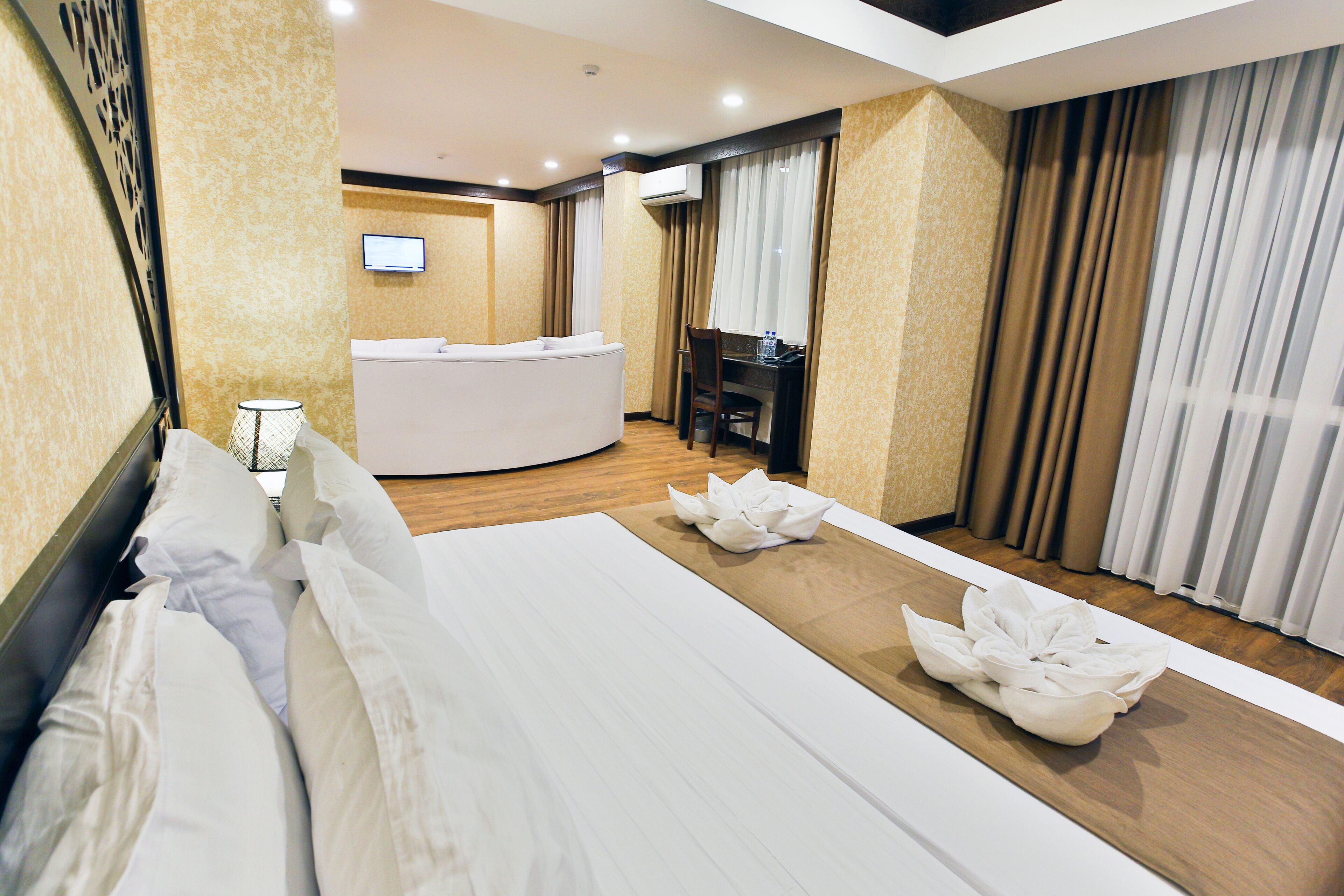 Doppia Deluxe, vista città | Biancheria da letto di alta qualità, minibar, con stile personalizzato