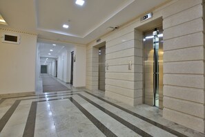 Lift - Orient Star Varaxsha (Bukhara)