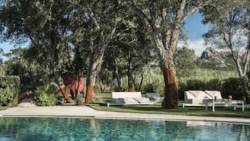 Seasonal outdoor pool