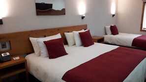 Triple Room | Premium bedding, minibar, in-room safe, desk - Hotel Pucon Indomito (Pucón)