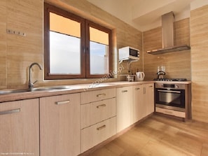 Electric kettle, cookware/dishes/utensils - U Pawlikowskich (Poronin)