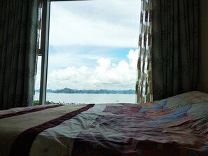 Apartment | Pillowtop beds, free WiFi, bed sheets