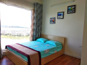 Apartment | Pillowtop beds, free WiFi, bed sheets
