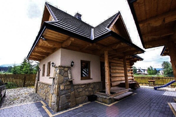 Entrée de l’hébergement