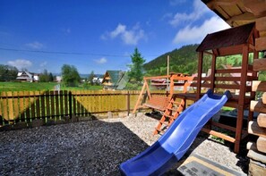 Children's play area - outdoor - Domki u Wilka (Poronin)