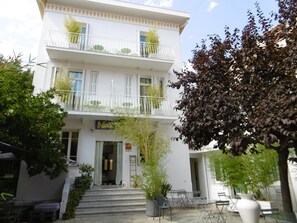 Front of property - Hotel Marengo (Ajaccio)