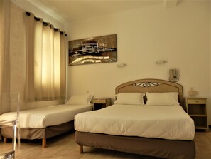 Dreibettzimmer | Individuell dekoriert, individuell eingerichtet, schallisolierte Zimmer