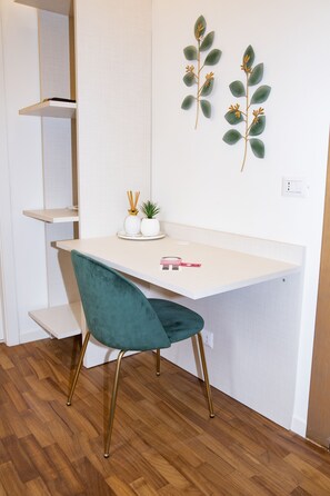 Desk, free WiFi - Easy Apartment Navigli (Milan)