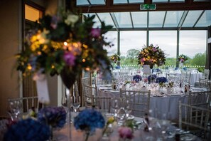 Indoor wedding - Eckington Manor (Pershore)