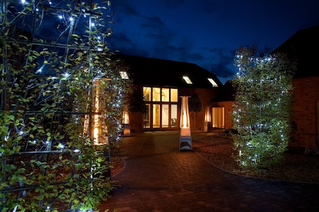 Esterni. Eckington Manor