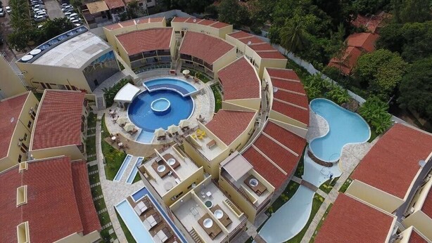 حمام سباحة