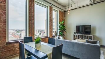 Magnificent Downtown Smart Loft | In-room dining