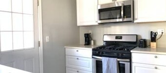 Cozy family-style Buckhead Bungalow