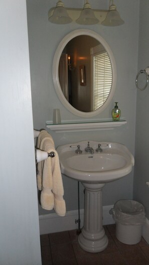 Traditional Double Room | Bathroom