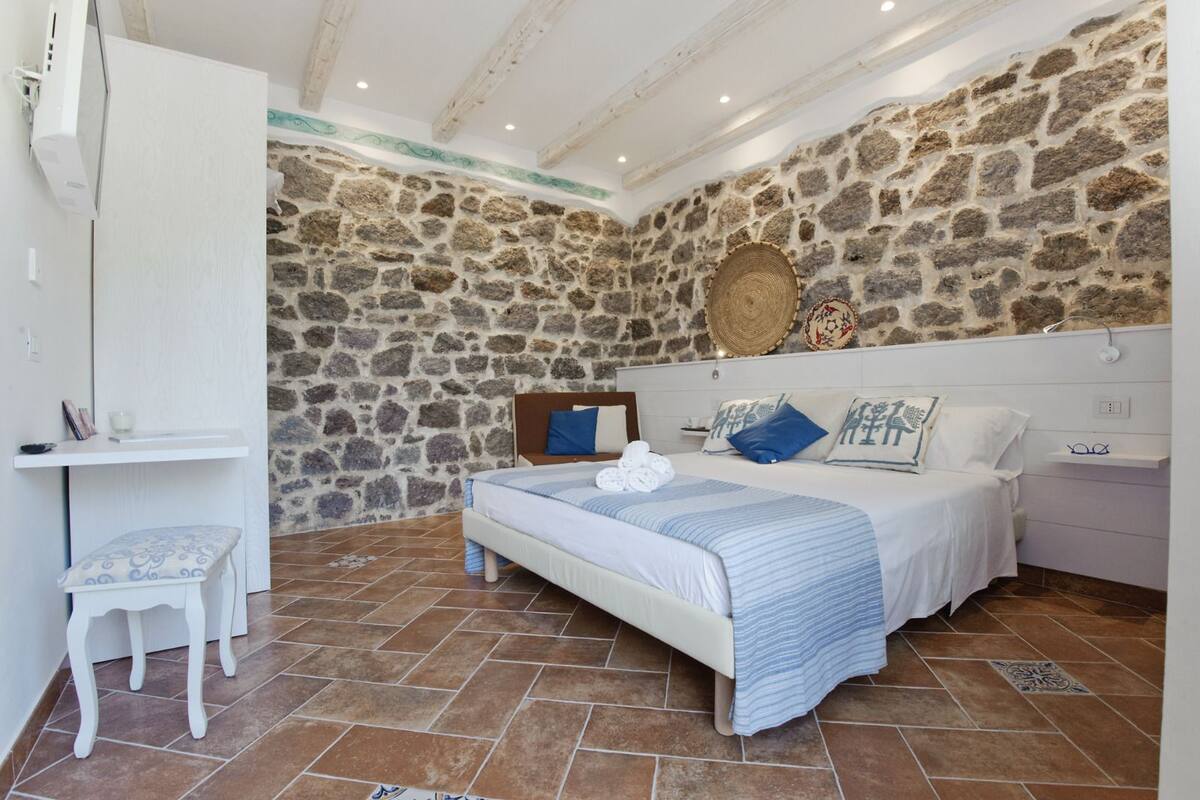 Comfort Double Room | Premium bedding, pillowtop beds, minibar, in-room safe