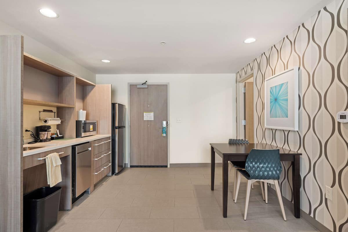 suite, 1 bedroom, non smoking | private kitchen | full-sized fridge, microwave, dishwasher, coffee/tea maker