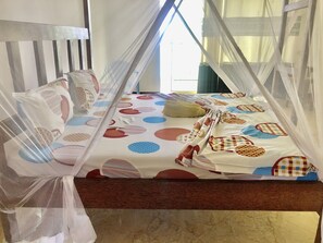 Habitación estándar doble, dormitorio mixto, accesible para personas con discapacidad, fumadores | Sábanas de algodón egipcio y ropa de cama de alta calidad