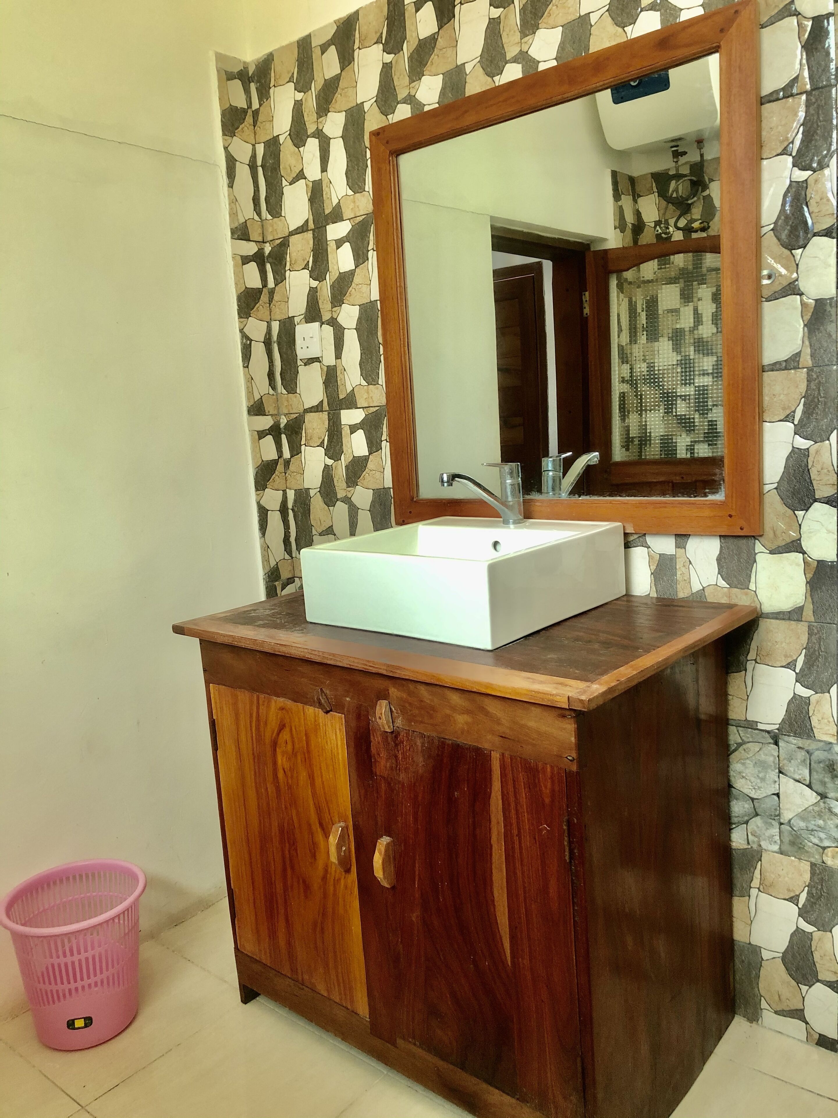 Hydromassage showerhead, free toiletries, hair dryer, bathrobes